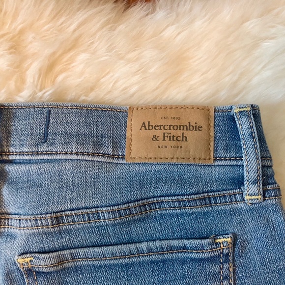 Abercrombie and Fitch Mid-rise Denim Shorts - Picture 4 of 5